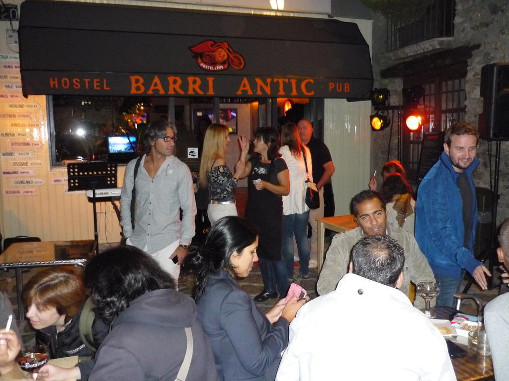 Barri Antic Hostel & Pub Andorra la Vella Luaran gambar